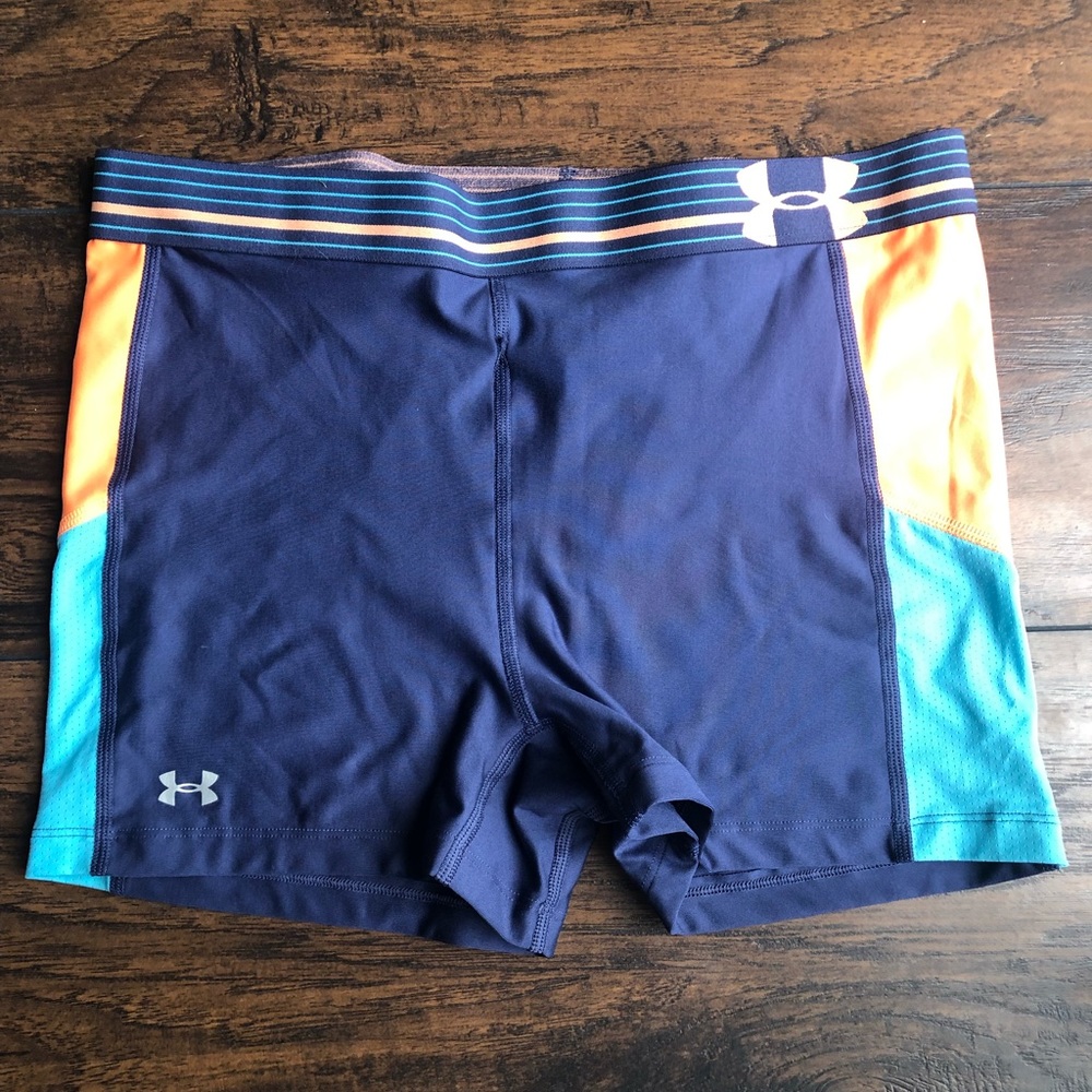 L Under Armour spandex shorts